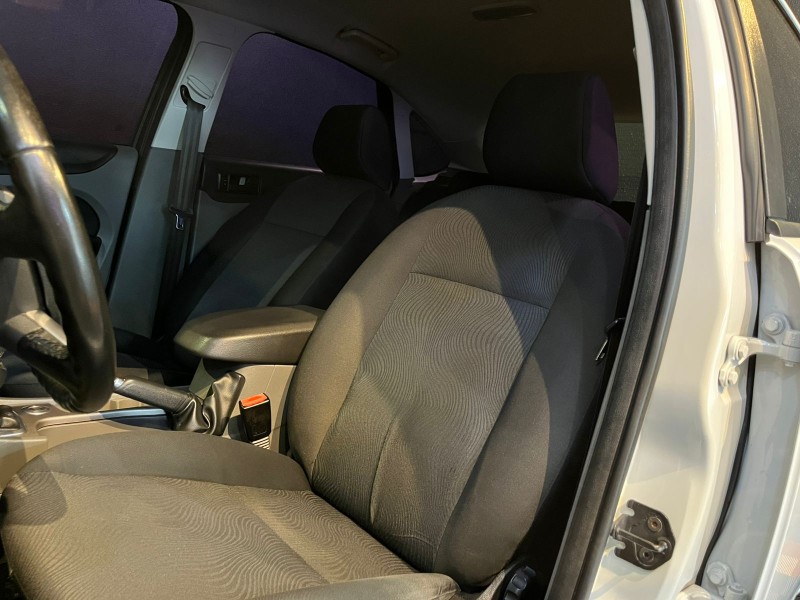FOCUS 1.6 GLX 8V FLEX 4P MANUAL - 2012 - ANTôNIO PRADO