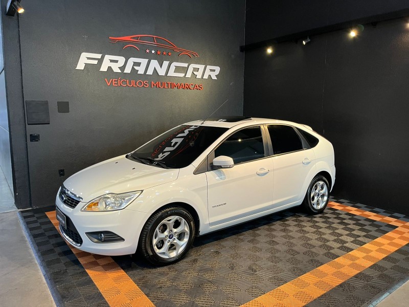 focus 2.0 titanium hatch 16v flex 4p automatico 2013 antonio prado