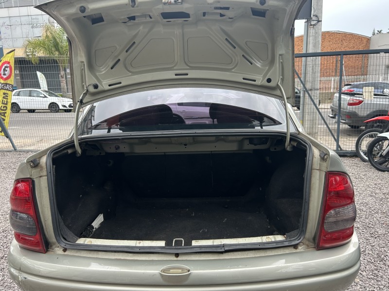 CLASSIC 1.0 VHC LIFE 8V FLEX 4P MANUAL - 2010 - CAXIAS DO SUL