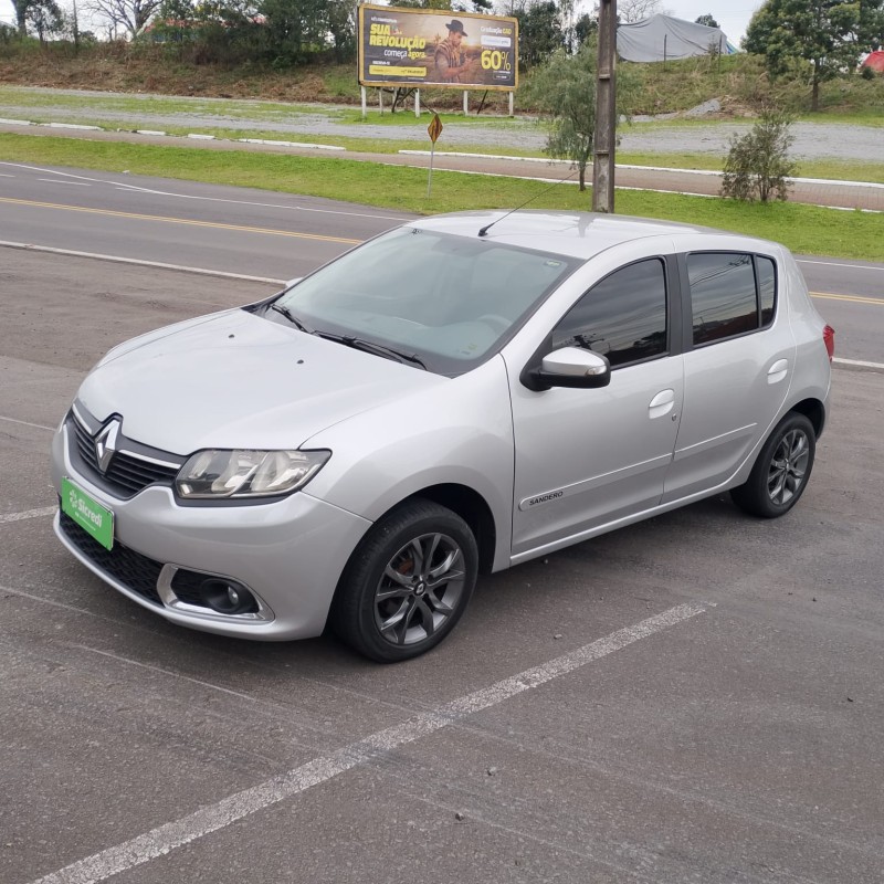 sandero 1.6 dynamique 8v flex 4p manual 2015 farroupilha