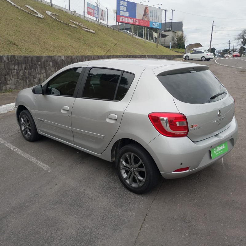SANDERO 1.6 DYNAMIQUE 8V FLEX 4P MANUAL - 2015 - FARROUPILHA