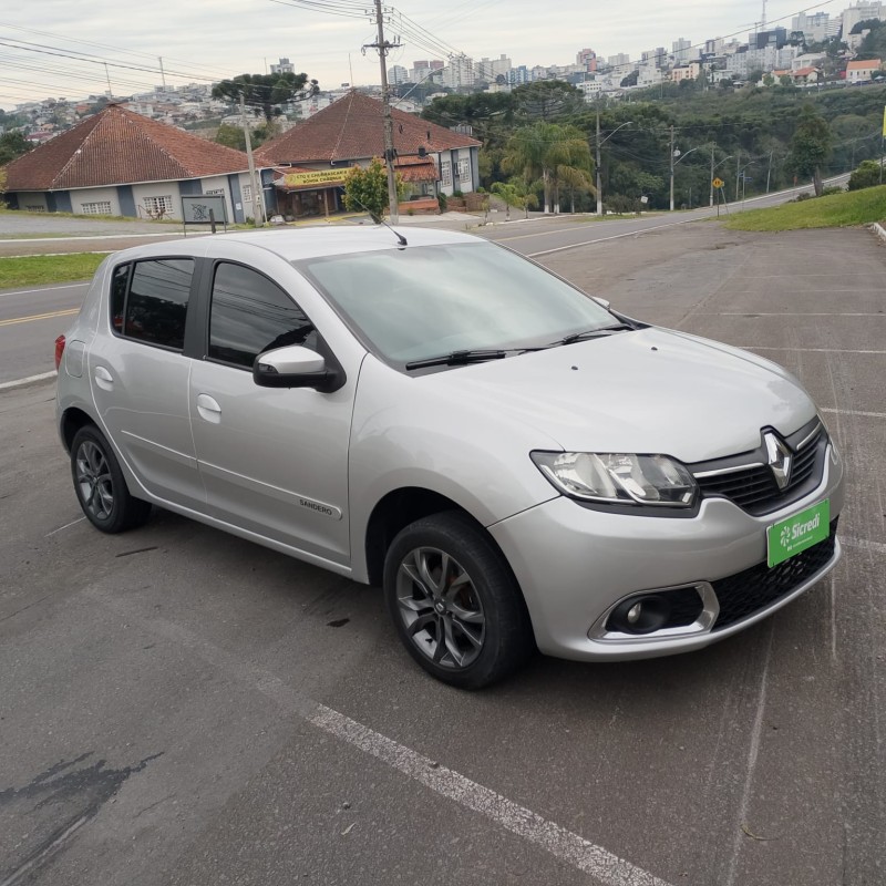 SANDERO 1.6 DYNAMIQUE 8V FLEX 4P MANUAL - 2015 - FARROUPILHA