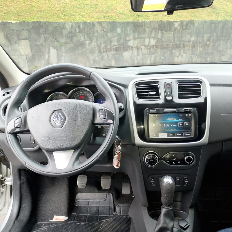 SANDERO 1.6 DYNAMIQUE 8V FLEX 4P MANUAL - 2015 - FARROUPILHA