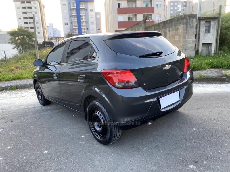 ONIX 1.4 MPFI LT 8V FLEX 4P MANUAL - 2016 - CAXIAS DO SUL