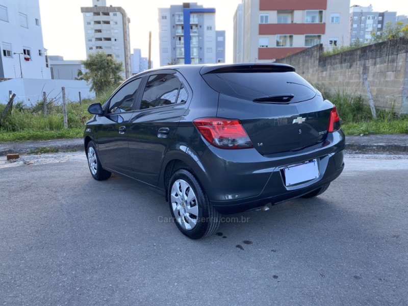 ONIX 1.4 MPFI LT 8V FLEX 4P MANUAL - 2016 - CAXIAS DO SUL