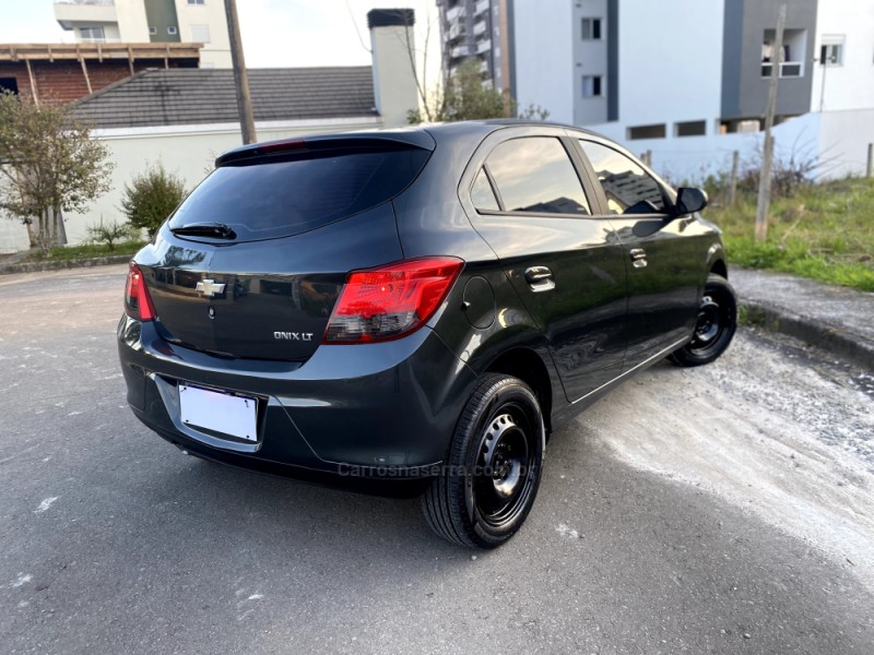 ONIX 1.4 MPFI LT 8V FLEX 4P MANUAL - 2016 - CAXIAS DO SUL