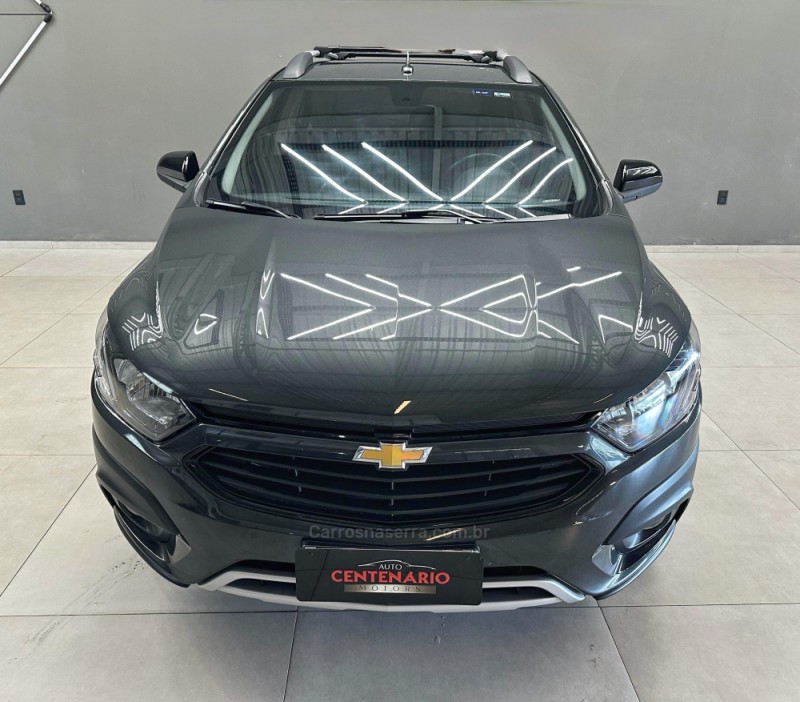ONIX 1.4 MPFI ACTIV 8V FLEX 4P MANUAL - 2017 - SAPIRANGA