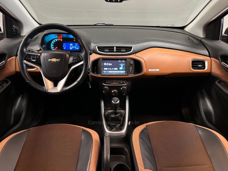 ONIX 1.4 MPFI ACTIV 8V FLEX 4P MANUAL - 2017 - SAPIRANGA