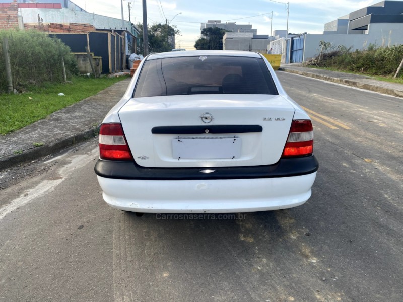 VECTRA 2.2 MPFI GLS 8V GASOLINA 4P MANUAL - 1997 - CAXIAS DO SUL