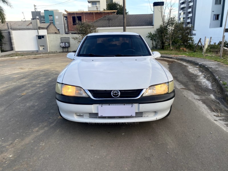 VECTRA 2.2 MPFI GLS 8V GASOLINA 4P MANUAL - 1997 - CAXIAS DO SUL