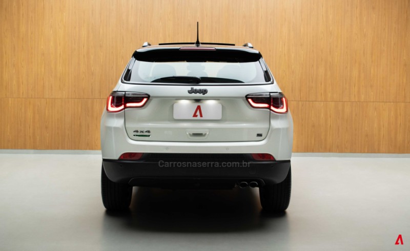 COMPASS 2.0 16V DIESEL LIMITED 4X4 AUTOMÁTICO - 2021 - GARIBALDI
