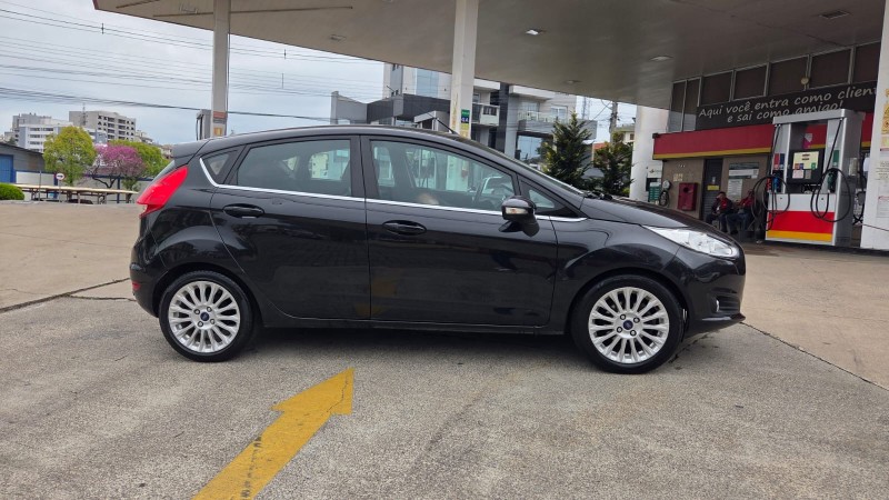 FIESTA 1.6 TITANIUM PLUS HATCH 16V FLEX 4P AUTOMÁTICO - 2016 - CAXIAS DO SUL