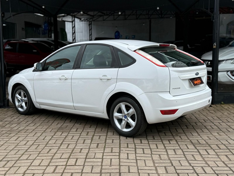 FOCUS 1.6 GLX 8V FLEX 4P MANUAL - 2013 - LAGOA VERMELHA