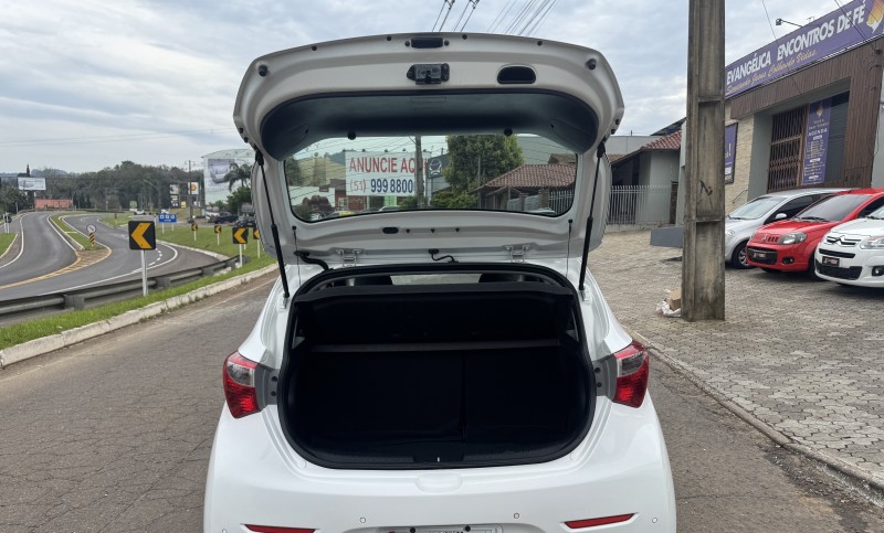 HB20 1.6 PREMIUM 16V FLEX 4P MANUAL - 2013 - DOIS IRMãOS