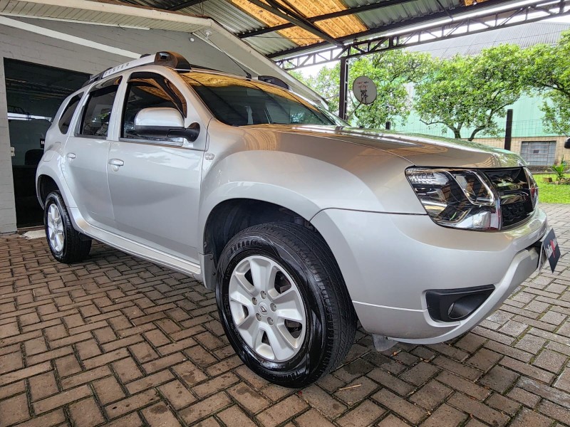 DUSTER 1.6 DYNAMIQUE 4X2 16V FLEX 4P MANUAL - 2017 - CAXIAS DO SUL