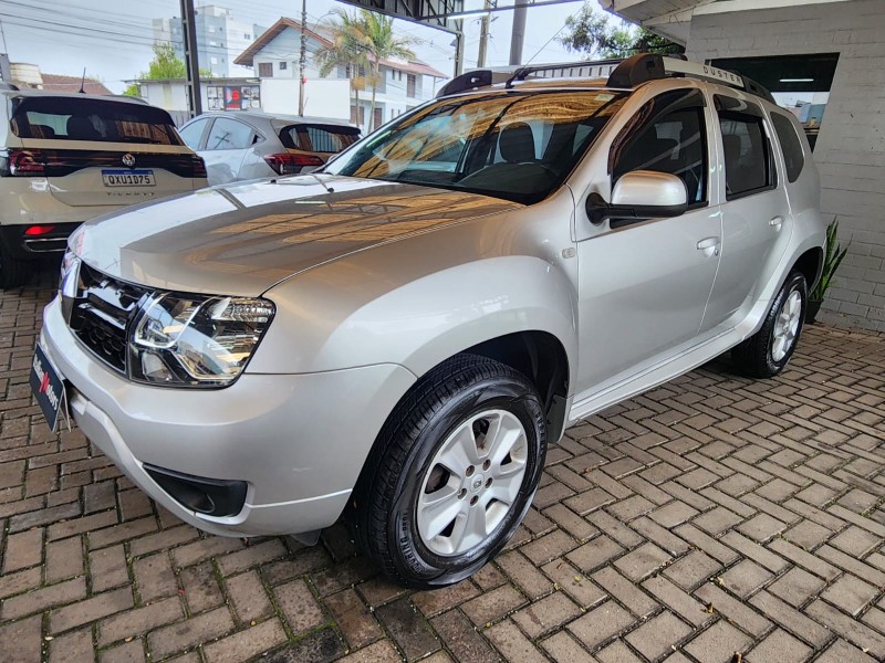 DUSTER 1.6 DYNAMIQUE 4X2 16V FLEX 4P MANUAL - 2017 - CAXIAS DO SUL