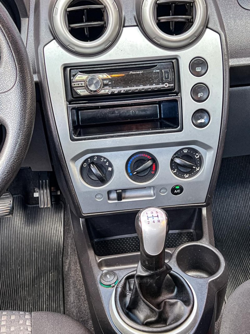 FIESTA 1.6 MPI CLASS SEDAN 8V FLEX 4P MANUAL - 2014 - CANELA