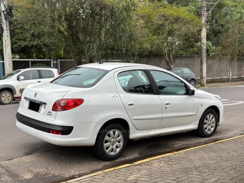 207 1.4 SEDAN XR PASSION 8V FLEX 4P MANUAL - 2010 - PAROBé