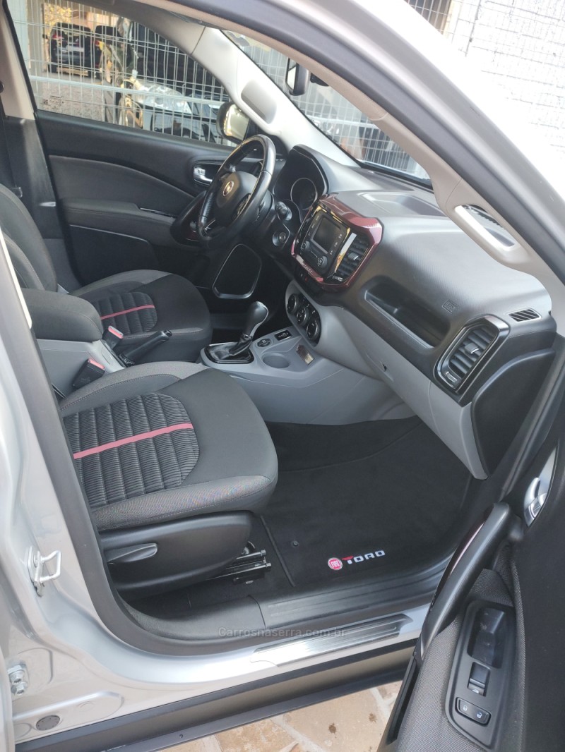 TORO 1.8 16V FLEX OPENING EDITION AUTOMÁTICO - 2017 - TRêS COROAS