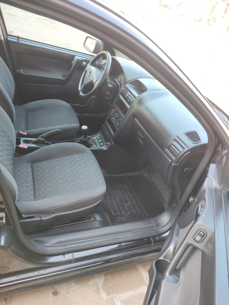 ASTRA 2.0 MPFI ADVANTAGE 8V FLEX 4P MANUAL - 2009 - TRêS COROAS