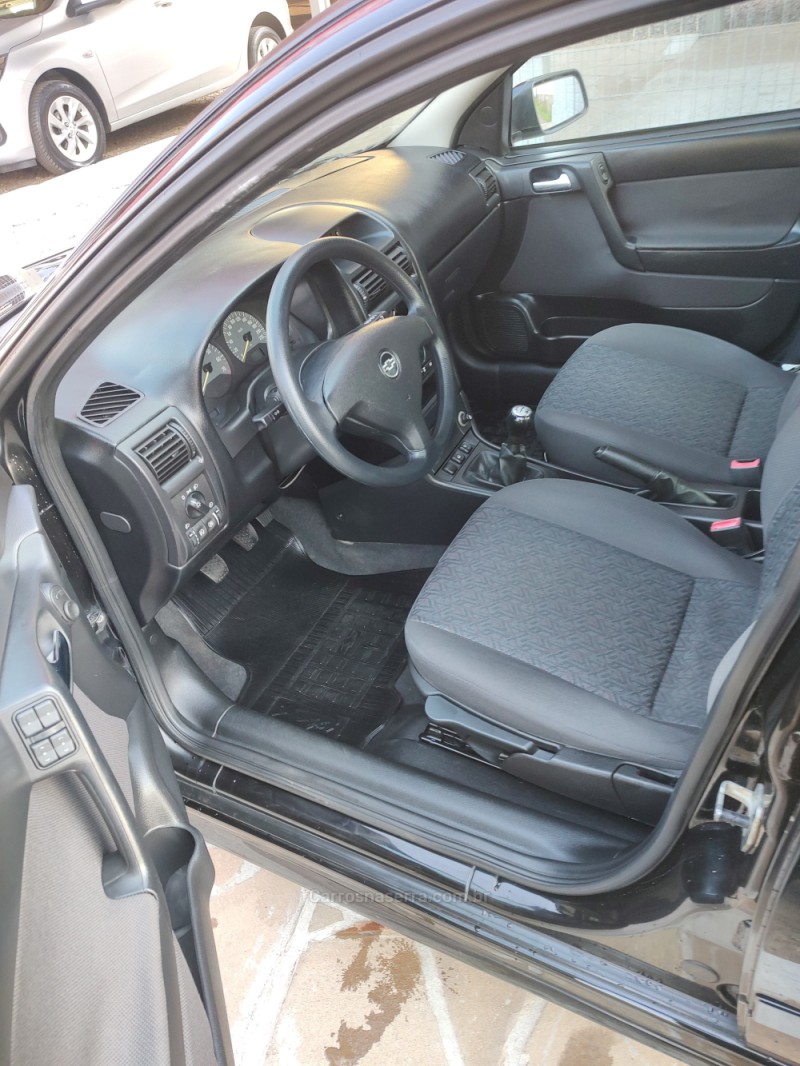 ASTRA 2.0 MPFI ADVANTAGE 8V FLEX 4P MANUAL - 2009 - TRêS COROAS