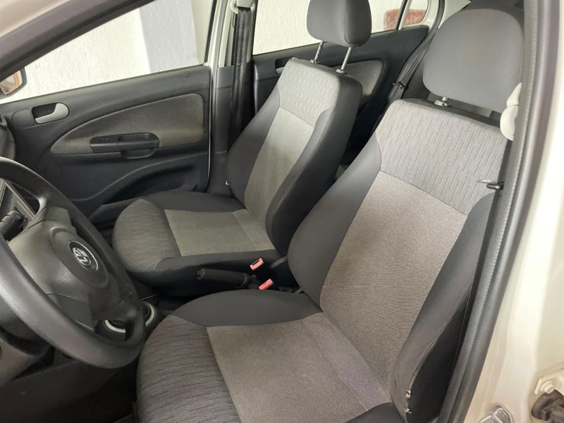 GOL 1.6 MI CITY 8V FLEX 4P MANUAL - 2014 - BOM PRINCíPIO