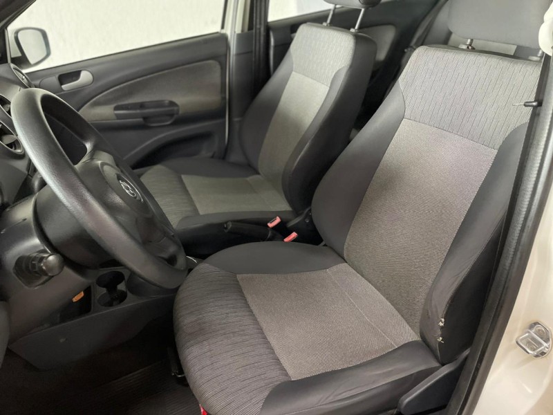 GOL 1.6 MI CITY 8V FLEX 4P MANUAL - 2014 - BOM PRINCíPIO