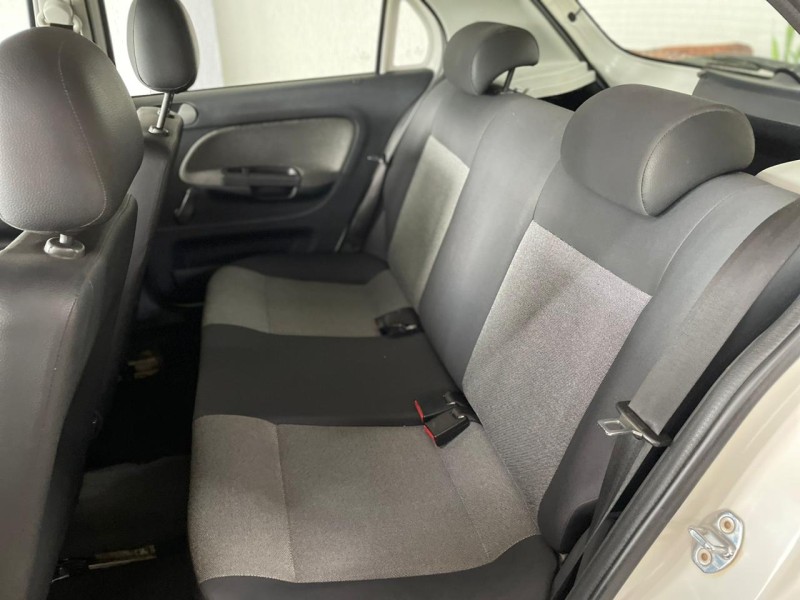 GOL 1.6 MI CITY 8V FLEX 4P MANUAL - 2014 - BOM PRINCíPIO