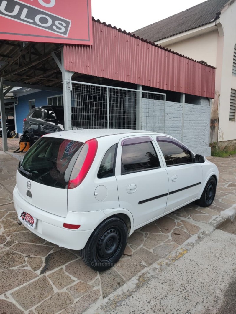 CORSA 1.0 MPFI JOY 8V GASOLINA 4P MANUAL - 2003 - TRêS COROAS