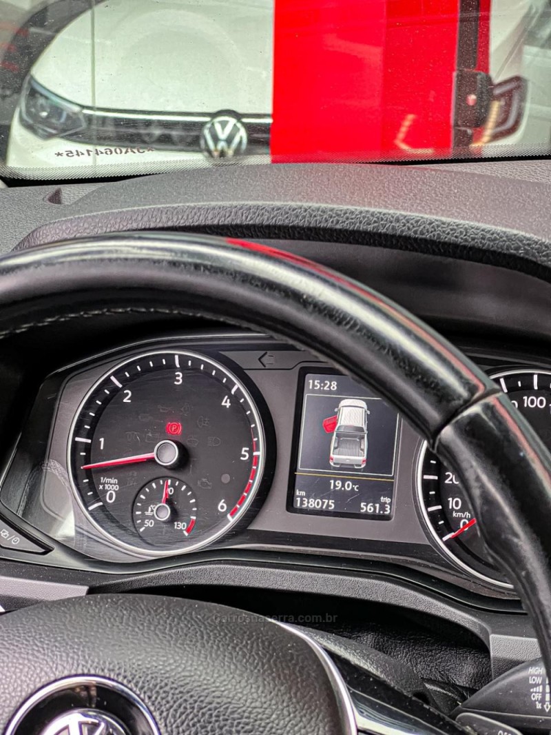 AMAROK 3.0 V6 TDI HIGHLINE CD DIESEL 4MOTION AUTOMÁTICO - 2018 - CANELA
