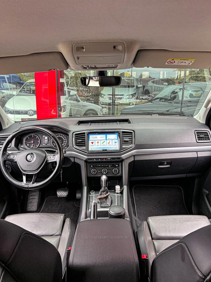 AMAROK 3.0 V6 TDI HIGHLINE CD DIESEL 4MOTION AUTOMÁTICO - 2018 - CANELA