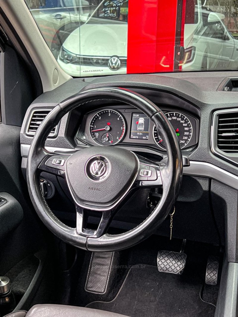 AMAROK 3.0 V6 TDI HIGHLINE CD DIESEL 4MOTION AUTOMÁTICO - 2018 - CANELA