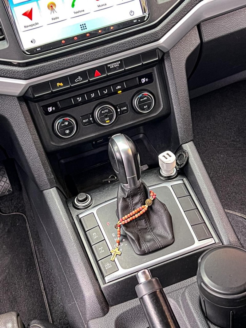 AMAROK 3.0 V6 TDI HIGHLINE CD DIESEL 4MOTION AUTOMÁTICO - 2018 - CANELA