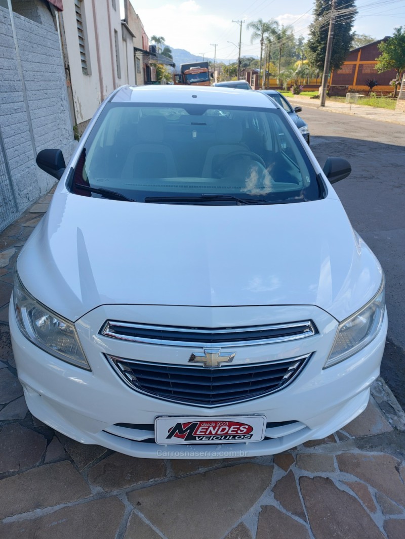 ONIX 1.0 MPFI LT 8V FLEX 4P MANUAL - 2016 - TRêS COROAS