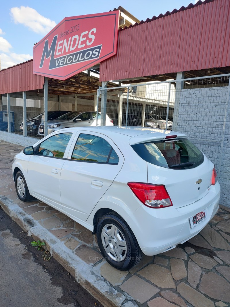ONIX 1.0 MPFI LT 8V FLEX 4P MANUAL - 2016 - TRêS COROAS