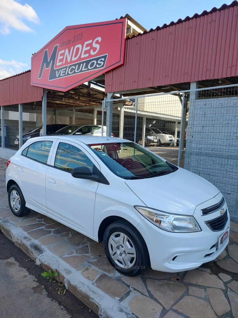 ONIX 1.0 MPFI LT 8V FLEX 4P MANUAL - 2016 - TRêS COROAS