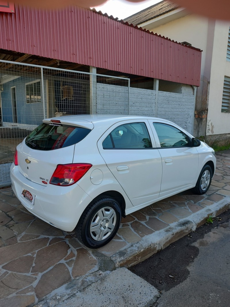 ONIX 1.0 MPFI LT 8V FLEX 4P MANUAL - 2016 - TRêS COROAS
