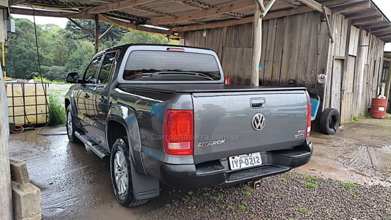 AMAROK 2.0 TRENDLINE 4X4 CD 16V TURBO INTERCOOLER DIESEL 4P AUTOMÁTICO - 2018 - FARROUPILHA