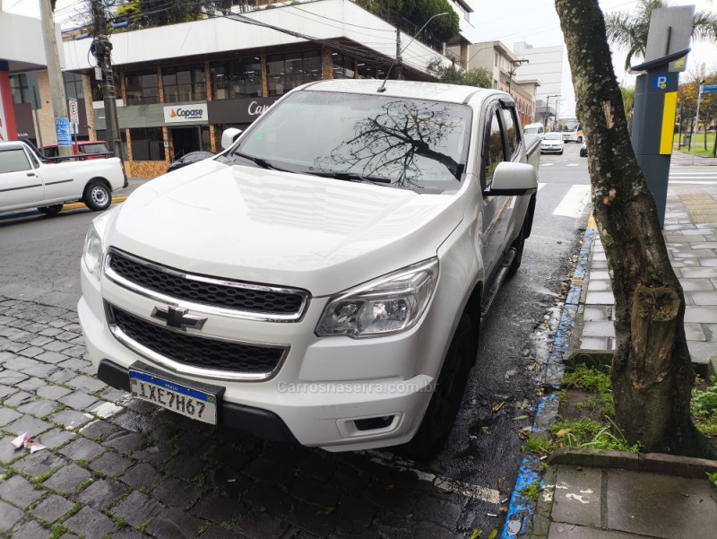 S10 2.4 LT 4X2 CD 8V FLEX 4P MANUAL - 2016 - FARROUPILHA