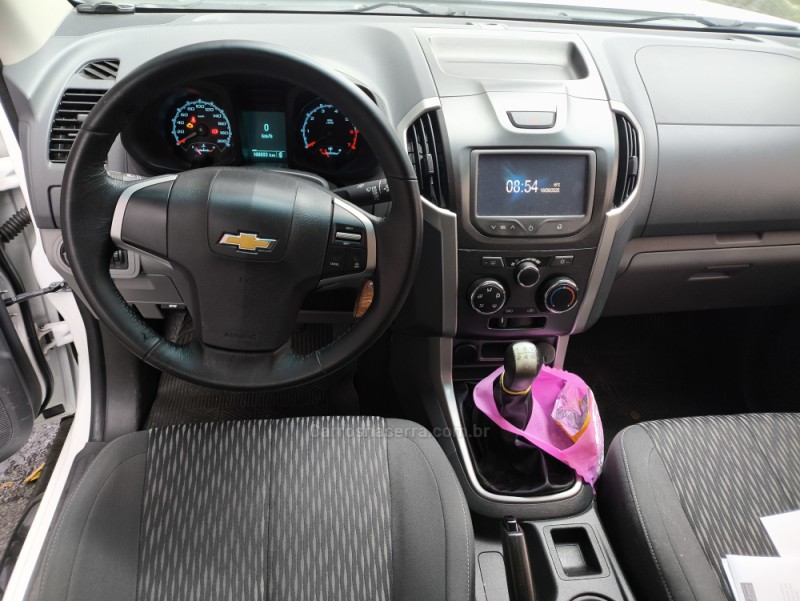 S10 2.4 LT 4X2 CD 8V FLEX 4P MANUAL - 2016 - FARROUPILHA