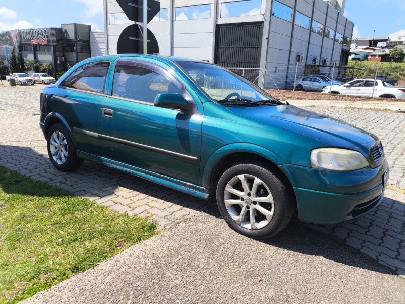 ASTRA 1.8 MPFI GL 8V GASOLINA 4P MANUAL - 1999 - FARROUPILHA