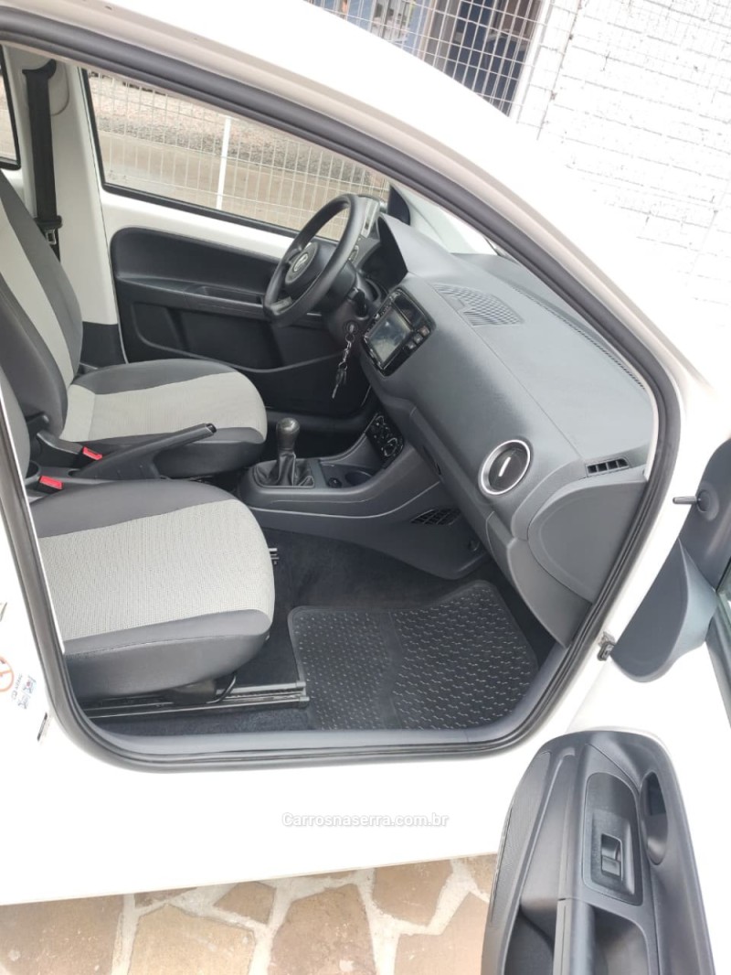 UP 1.0 MPI TAKE UP 12V FLEX 4P MANUAL - 2015 - TRêS COROAS