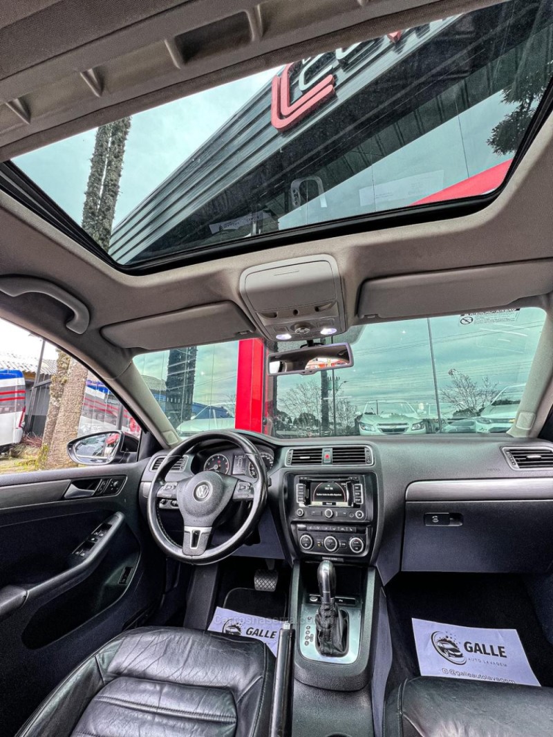 JETTA 2.0 TSI HIGHLINE 211CV GASOLINA 4P DSG - 2013 - CANELA