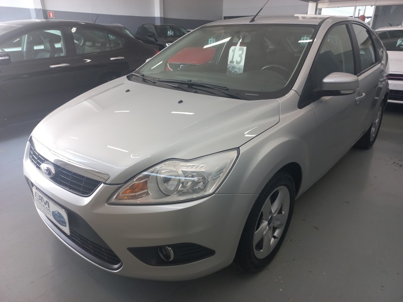 FOCUS 1.6 GLX 16V FLEX 4P MANUAL - 2013 - BENTO GONçALVES