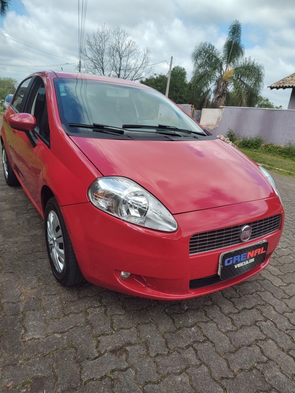 PUNTO 1.4 ATTRACTIVE 8V FLEX 4P MANUAL - 2011 - CAMPO BOM