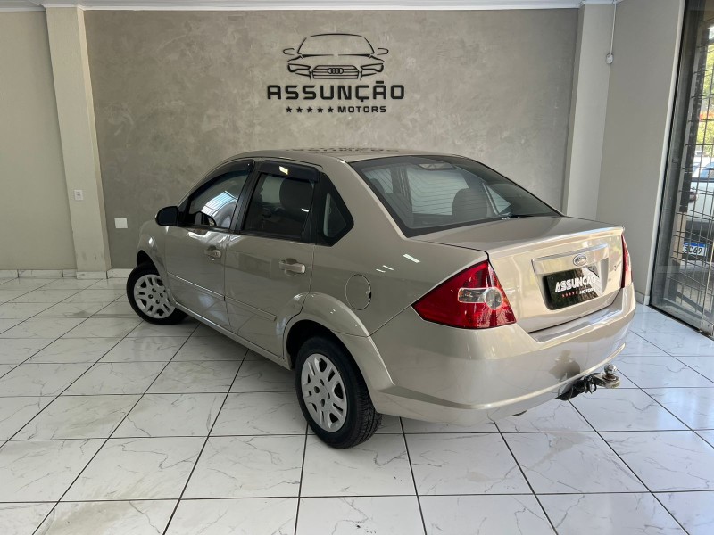 FIESTA 1.0 MPI SEDAN 8V FLEX 4P MANUAL - 2009 - CAXIAS DO SUL
