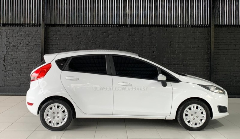 FIESTA 1.5 SE HATCH 16V FLEX 4P MANUAL - 2015 - CAXIAS DO SUL