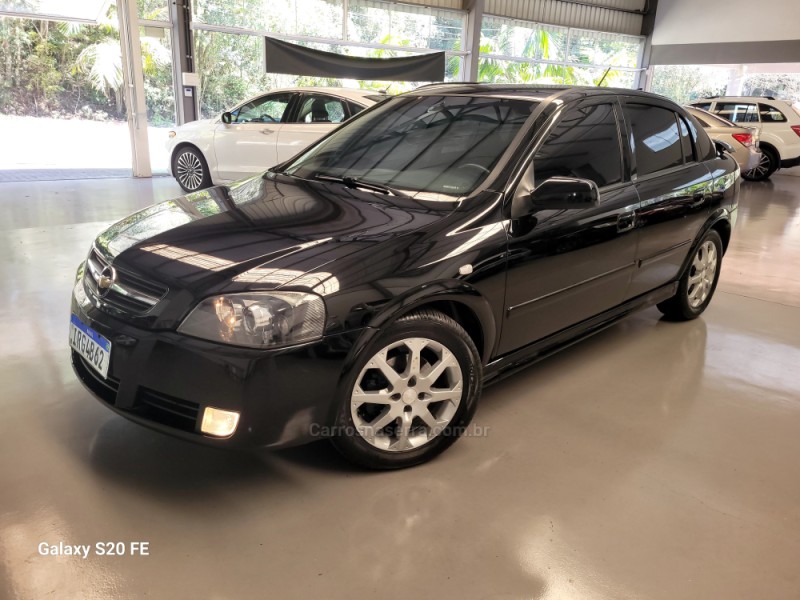 ASTRA 2.0 MPFI ADVANTAGE 8V FLEX 4P MANUAL - 2011 - NOVA PRATA