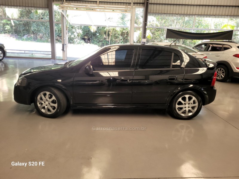ASTRA 2.0 MPFI ADVANTAGE 8V FLEX 4P MANUAL - 2011 - NOVA PRATA