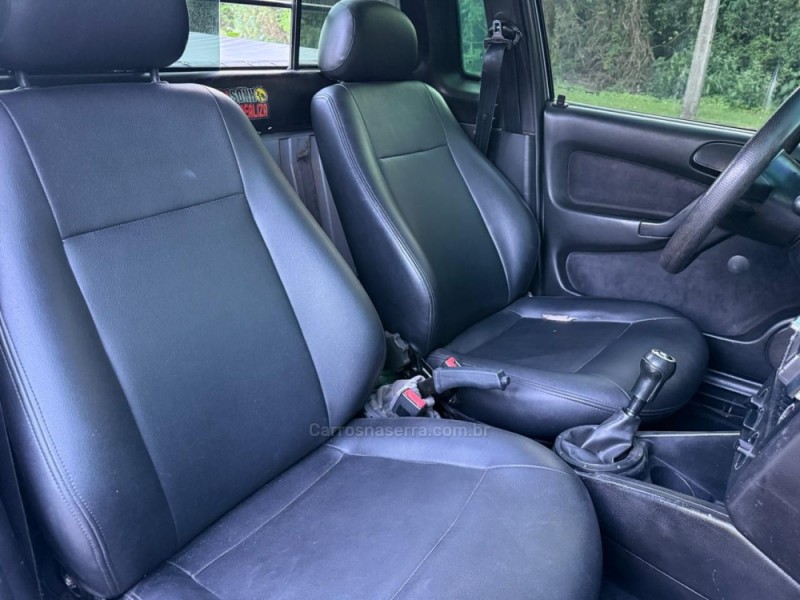 SAVEIRO 1.8 MI SUMMER CS 8V GASOLINA 2P MANUAL - 2001 - IVOTI